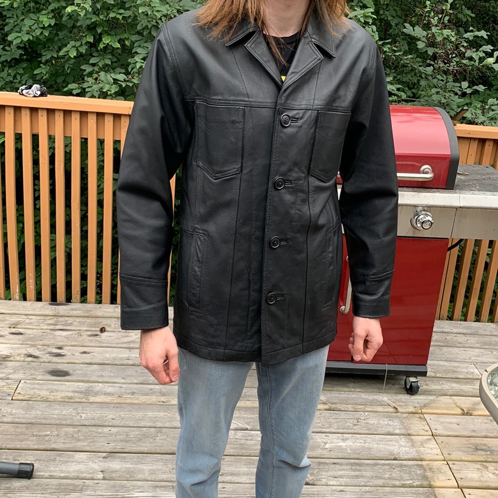 Genuine leather buttoned jacket, brand is Nevada, mens size small
